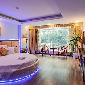My Eiffel Hotell 3*
