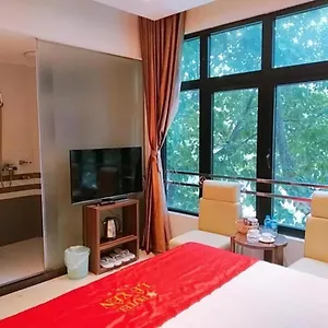 Le Yen - 24 D. Cau Buou - By Bay Luxury Apartment *