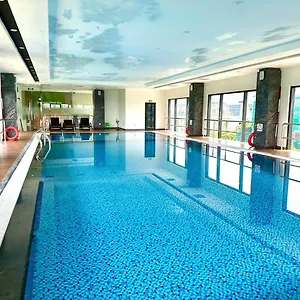 Getaway Next National Convention Centre And Marriott *
