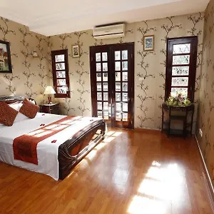 Traveller Hostel