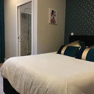 Hotel Logis Le Cheval Blanc *