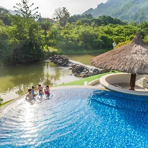 Autumn Flower Thach That - Venue Travel فيلة