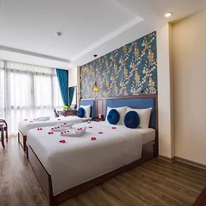 Holiday Emerald Hanoi
