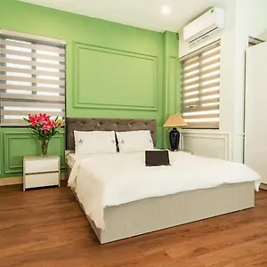 Madelise Max Hotel