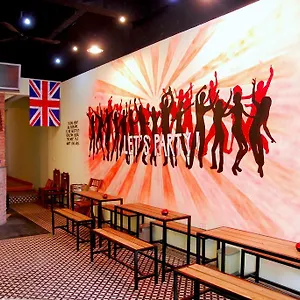 Party Backpacker Hotel