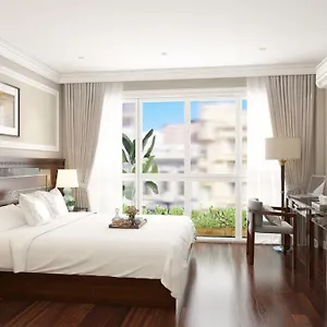 & Hotel