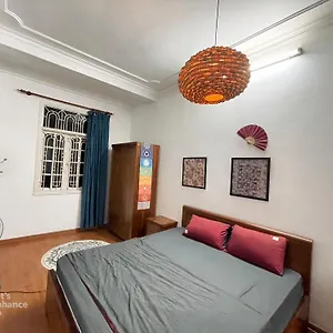 Apartment 9721 Bedroom Balcony 3 Windows Full Of Sun Light But Cozy