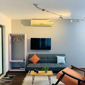 Mhouse 127 Waterfront 2 Apartment