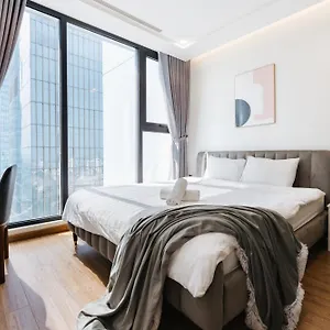Lynn - Vinhomes Metropolis Near Lotte Center شقة