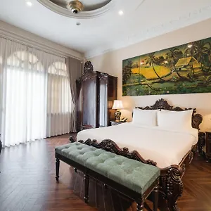 Hotel Little Town 4*