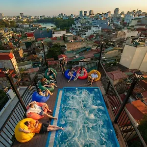 Lakeview Backpackers & Rooftop Bar Hanói