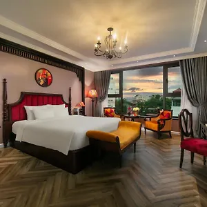 Acoustic Premium & 4* ハノイ市