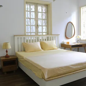 Ngao - West * Hanoi