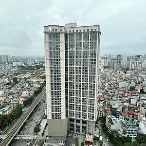 Vinhomes Royal By Emily In Town Apartment *