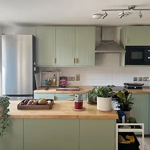 Lam K Nghich Cozy Fulham Apartment