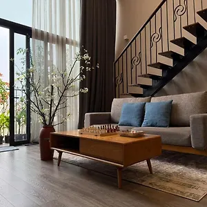 아파트 Pentstudio West
