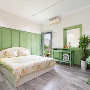 Rare Artistic European Style 3br 200m2 5 Minute To Hoan Kiem بيت للعطل هانوي