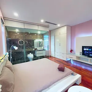 - New Wings Privatunterkunft Hanoi