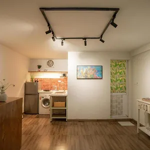 Westlake Cam Art Lucy Homee, Netflix, Food&cofee Apartment