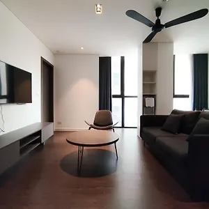 Hazuki - Ho 1 Ngu Tai Ba Dinh, Ha Noi