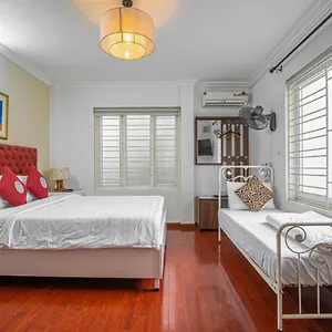 Mia Backpacker Hostel *