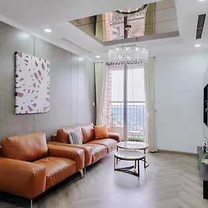 Apartment Sunshine Serviced In Parkhill-times Near Centre *