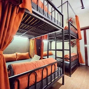Hostel- Big Bed-3 Mins To Train Street-friendly-high Quality Of Sleeping 캡슐호텔 *