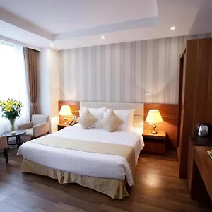 Hotel The Embassy 4*