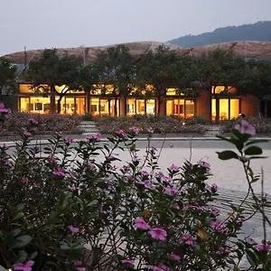 Fifth Season Retreat 롯지 *