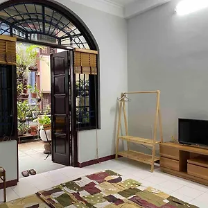 Bedroom With Garden In The Center Of Apartment *