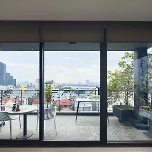 To Ngoc - Ho 1 Ngu View Ho شقة هانوي