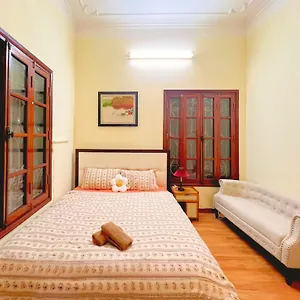 Lushstay Abode - Train Street * 하노이