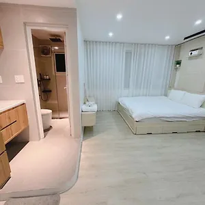 4 Bedrooms - Little Δωμάτια σε οικογενειακή κατοικία Ανόι