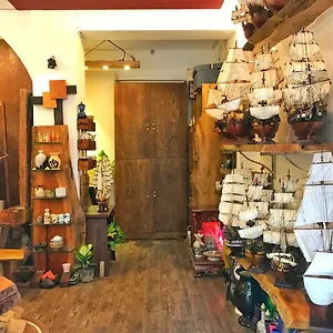 Rustic House Backpacker Hanoï