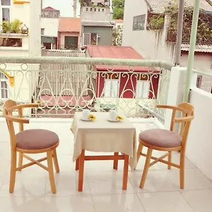 فندق The Little