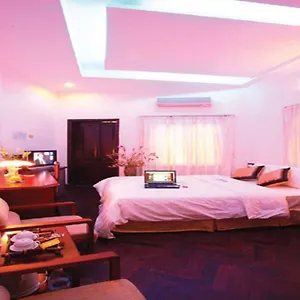Hotel Ezholiday 2*