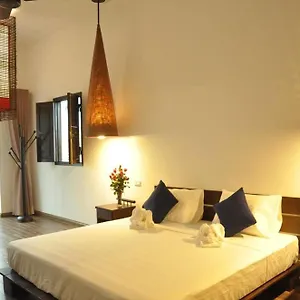 Hotel Cinnamon Cathedral 2*
