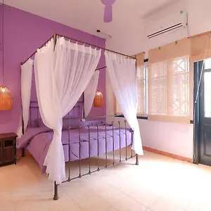 Jozi Quarto em Acomodações Particulares Hanói