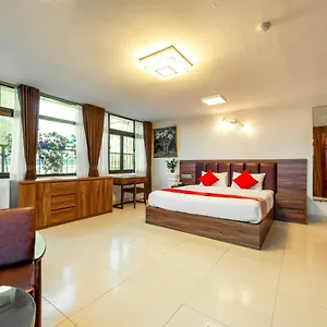 Westlake Tay Ho 696 Lạc Long Quân 3*