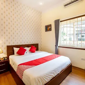 Hotel Oyo 376 A Dong 2*