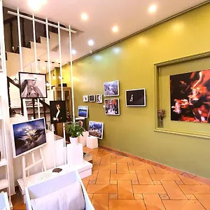 De Quarto em Acomodações Particulares Hanói