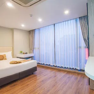 Bridge Lakeside For Rent Szálloda Hanoi