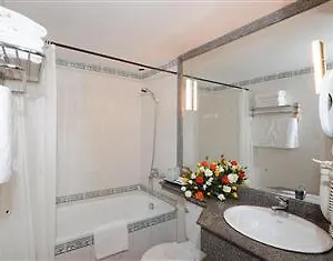 Hotel Four Seasons 3*