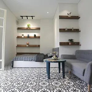 Apartment Centrally Located - Balcony Homestay Hanoi