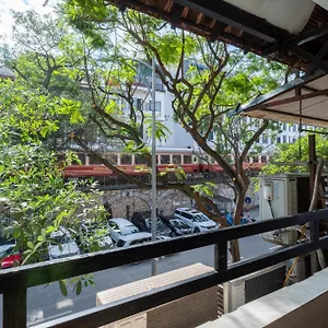 아파트 Annam Train Street Unbeatable Location Loft Balcony Chill Old Quarter 하노이